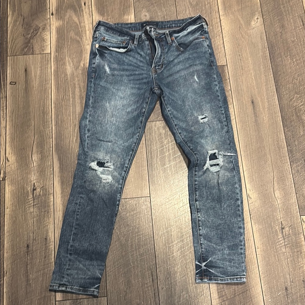 AeroPostale Men's Distressed Blue Jeans